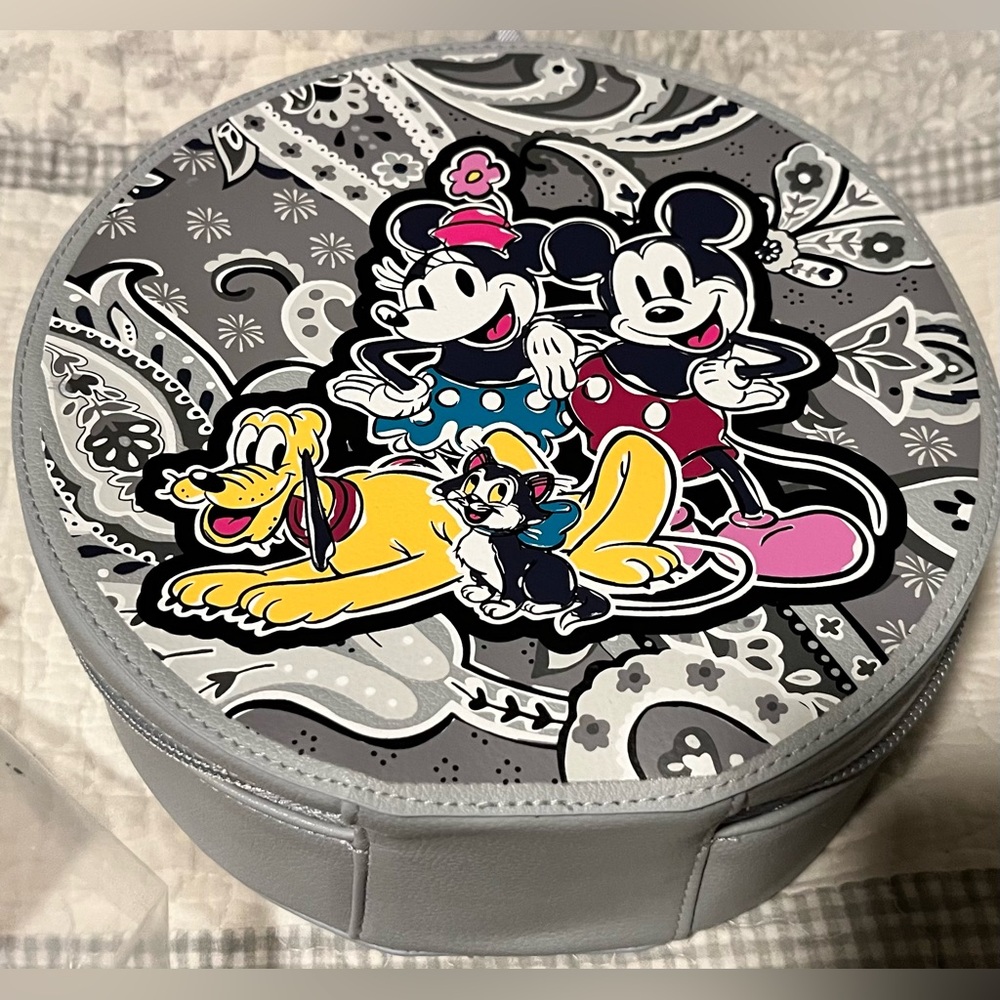 New Vera Bradley Disney Character Round Storage Makeup Case
